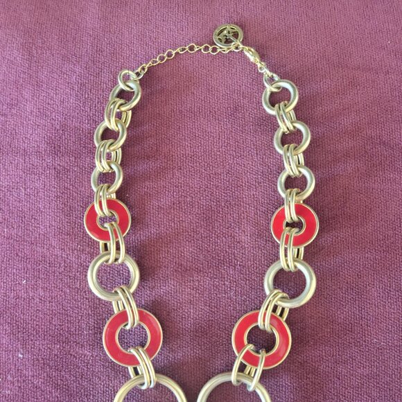 VINTAGE MOD TRIFARI GOLD AND RED ENAMEL LOOPS STATEMENT NECKLACE - Picture 4 of 5